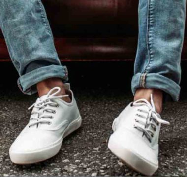 Minimalist white sneakers for men thumbnail photo